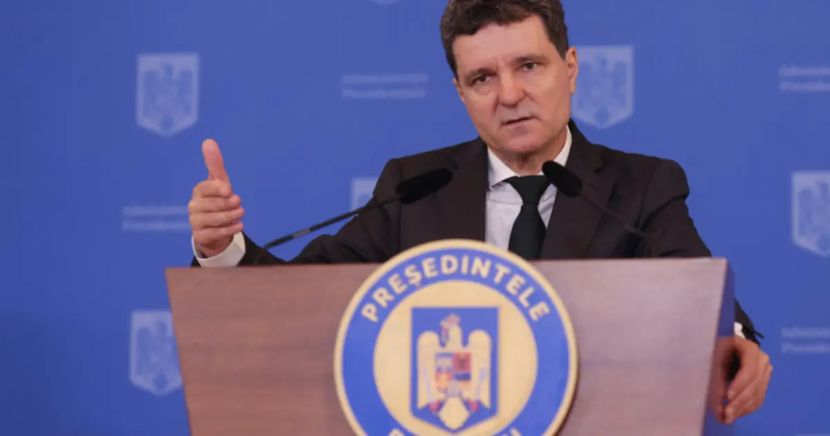 Președintele Nicușor Dan susținând o declarație oficială despre armata obligatorie, 2025